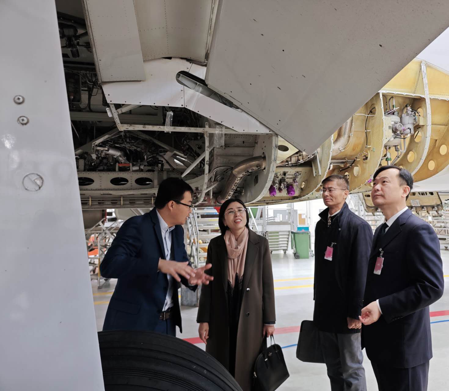 郭晓梅大使调研广州航新爱沙尼亚Magnetic飞机维修公司 推动航空商务服务合作升级