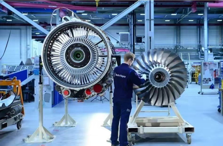 航空巨头的固执抉择 宁可裁员也不低头